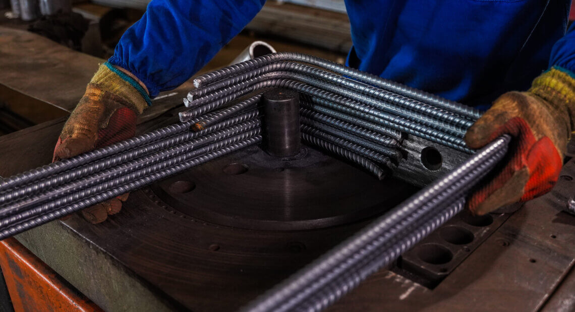 Corte e dobra de aço: tudo o que você precisa saber para otimizar suas obras