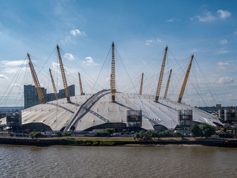 10 estruturas famosas feitas em aço e suas características