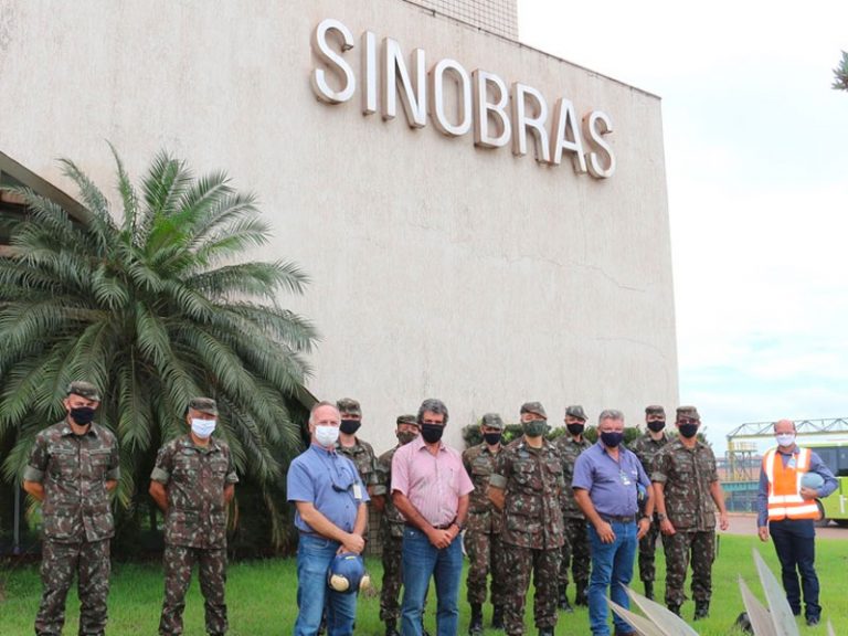SINOBRAS recebe visita institucional do Exército Brasileiro