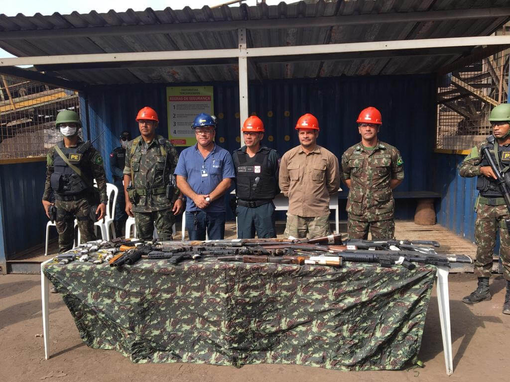 Exército Brasileiro incinera armamentos na SINOBRAS