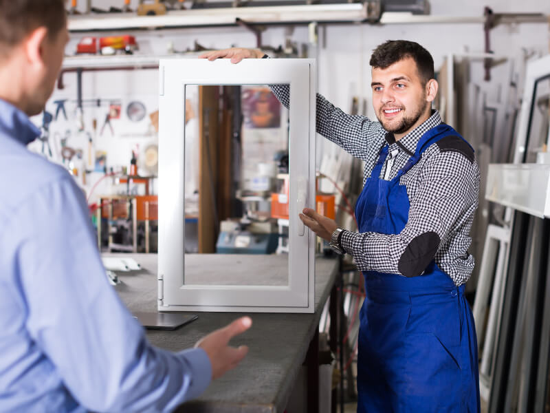 Como a venda consultiva pode impulsionar o sucesso da sua loja de ferro e aço?