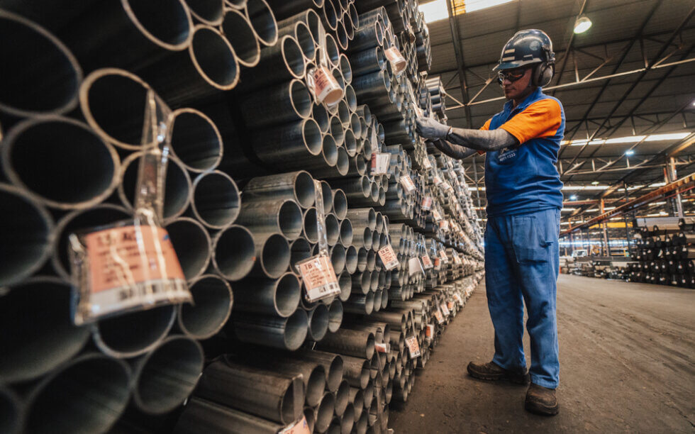 Aplicações práticas dos produtos Aço Cearense e SINOBRAS na construção civil e indústria