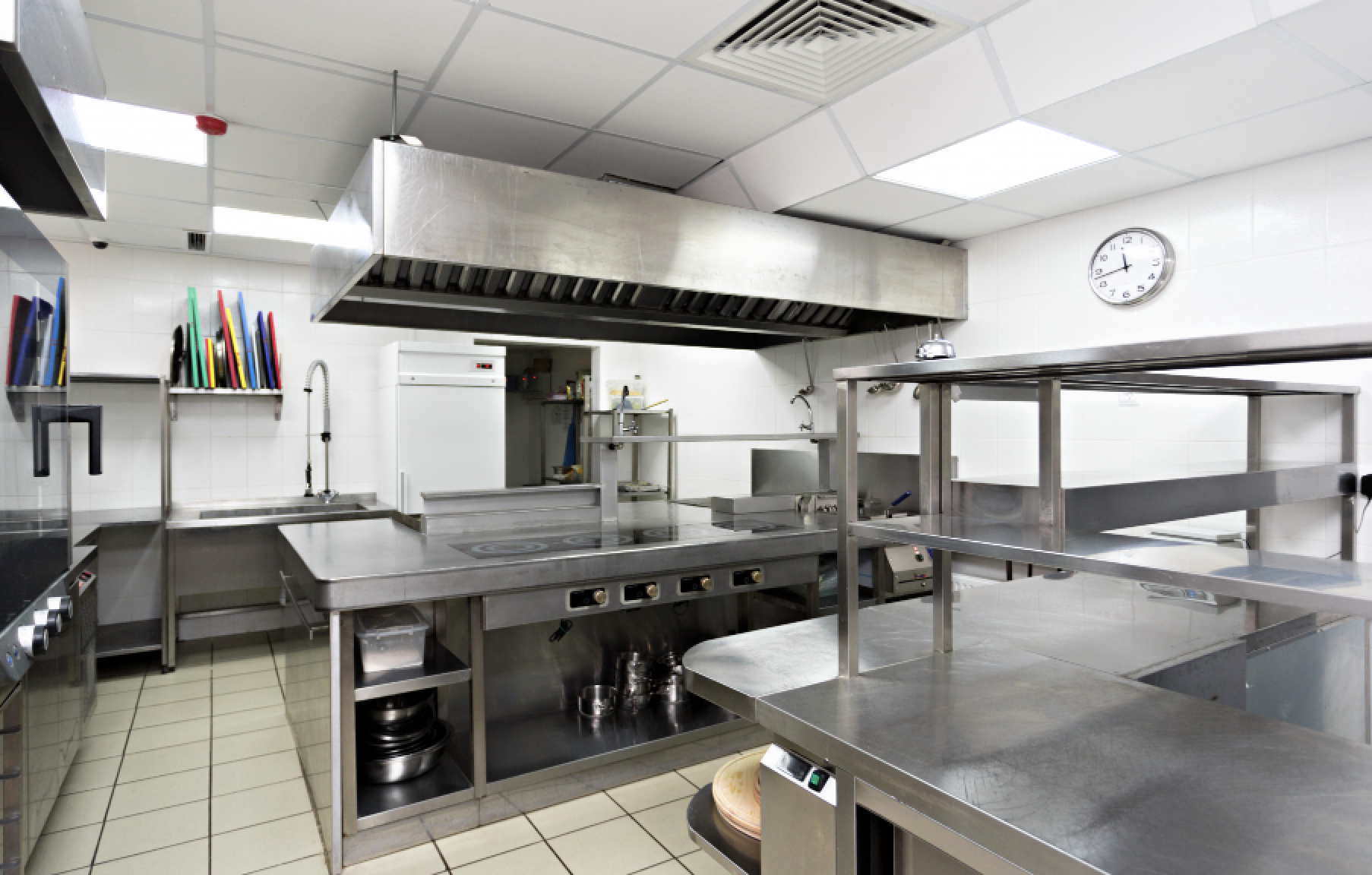 Aço inox em restaurantes: onde usar e por quê